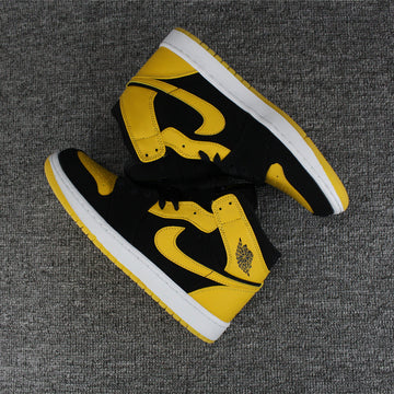 Air Jordan 1 Mid “New Love”