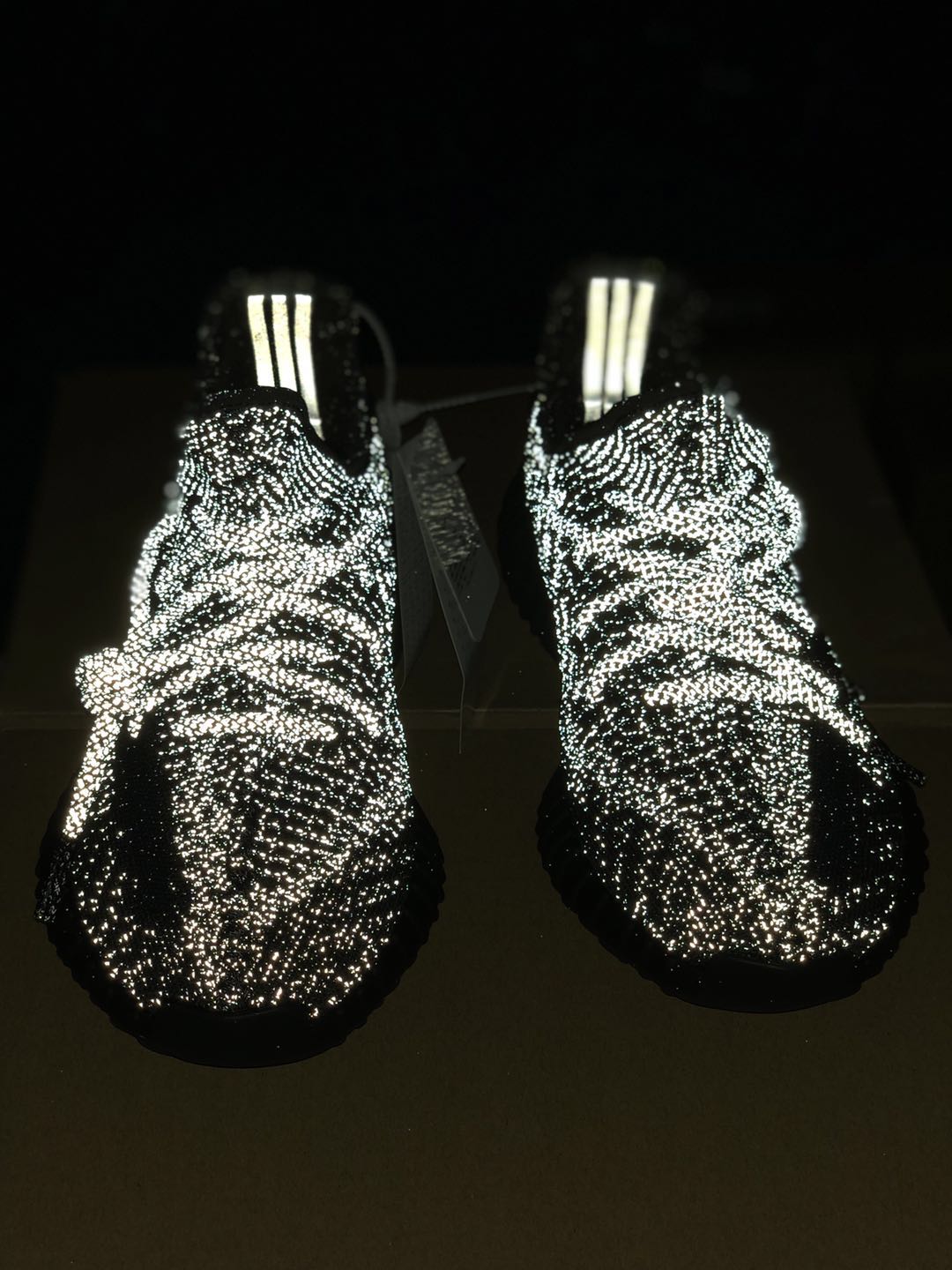 YEEZY BOOST 350 V2