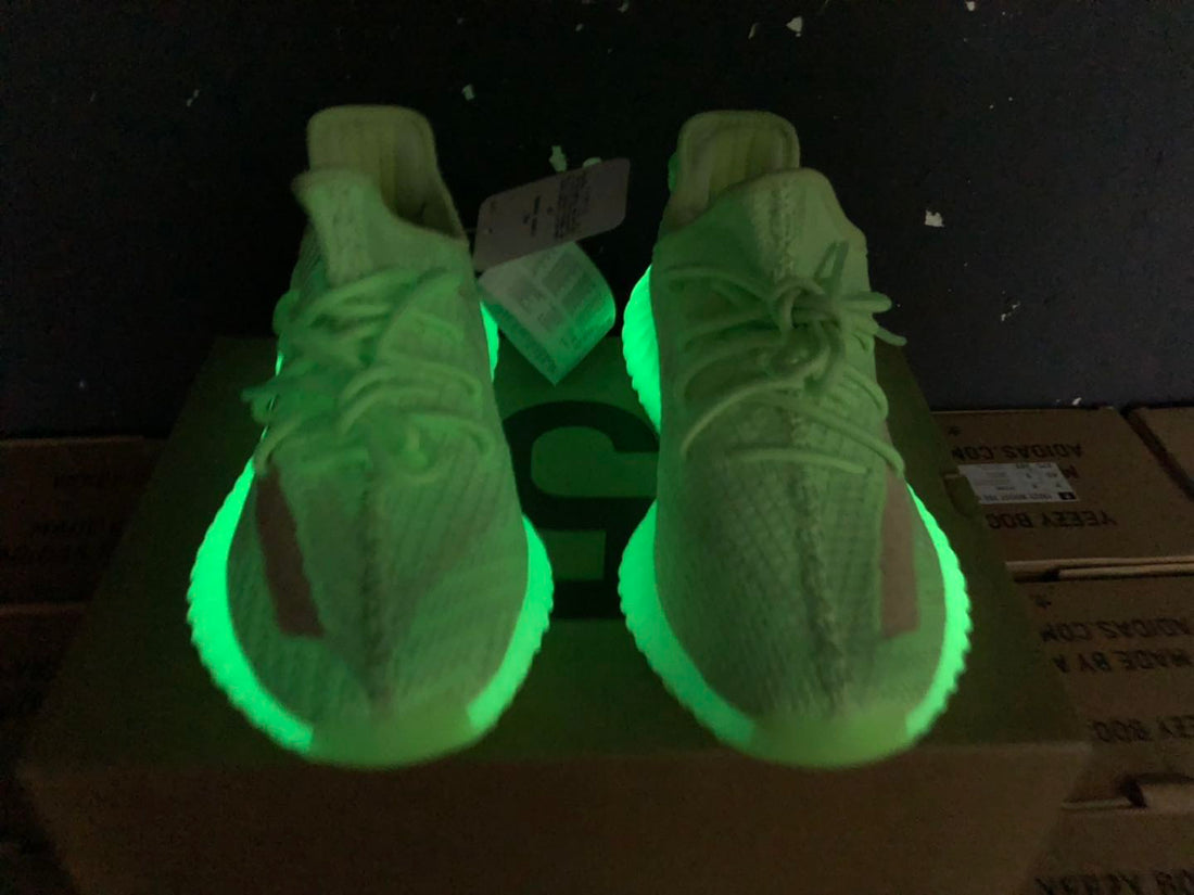 YEEZY BOOST 350 V2