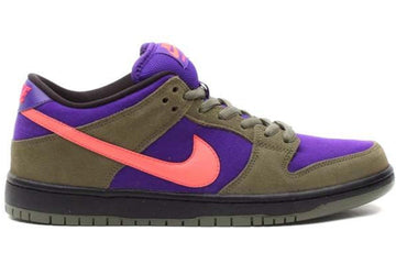 Nike SB Dunk Low
Olive Atomic Red