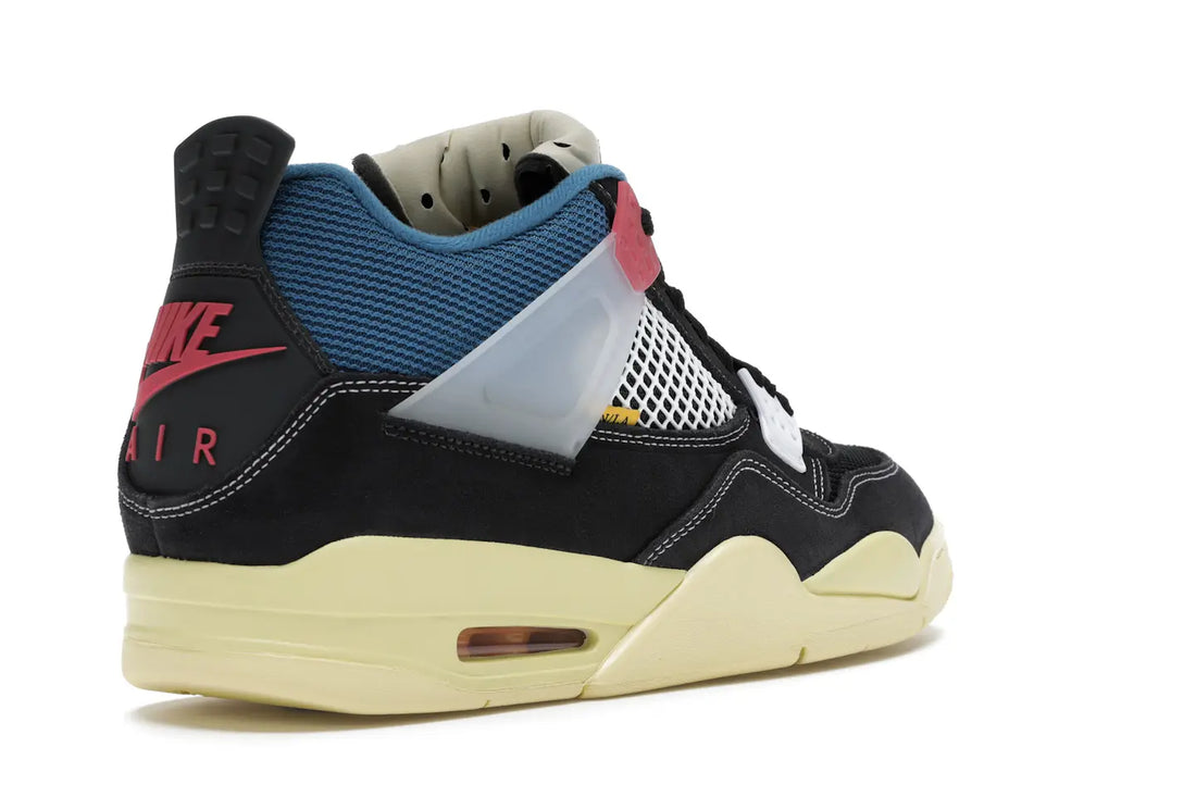 Jordan 4 Retro
Union Off Noir