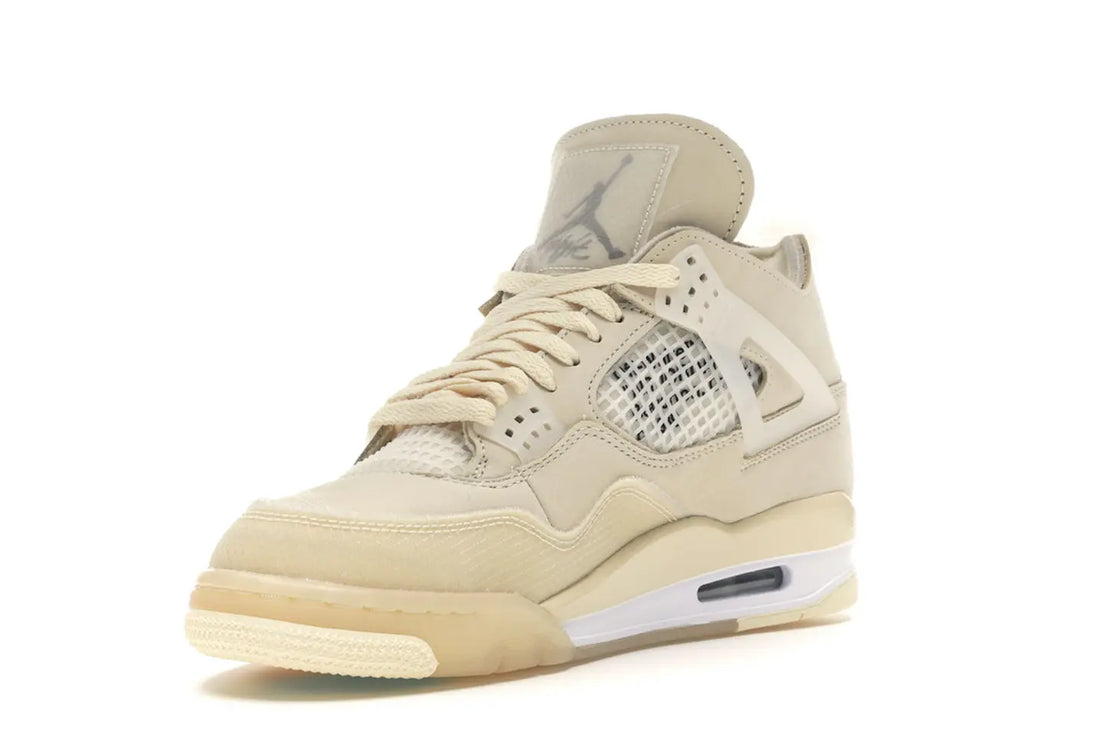 Jordan 4 Retro
Off-White Sail