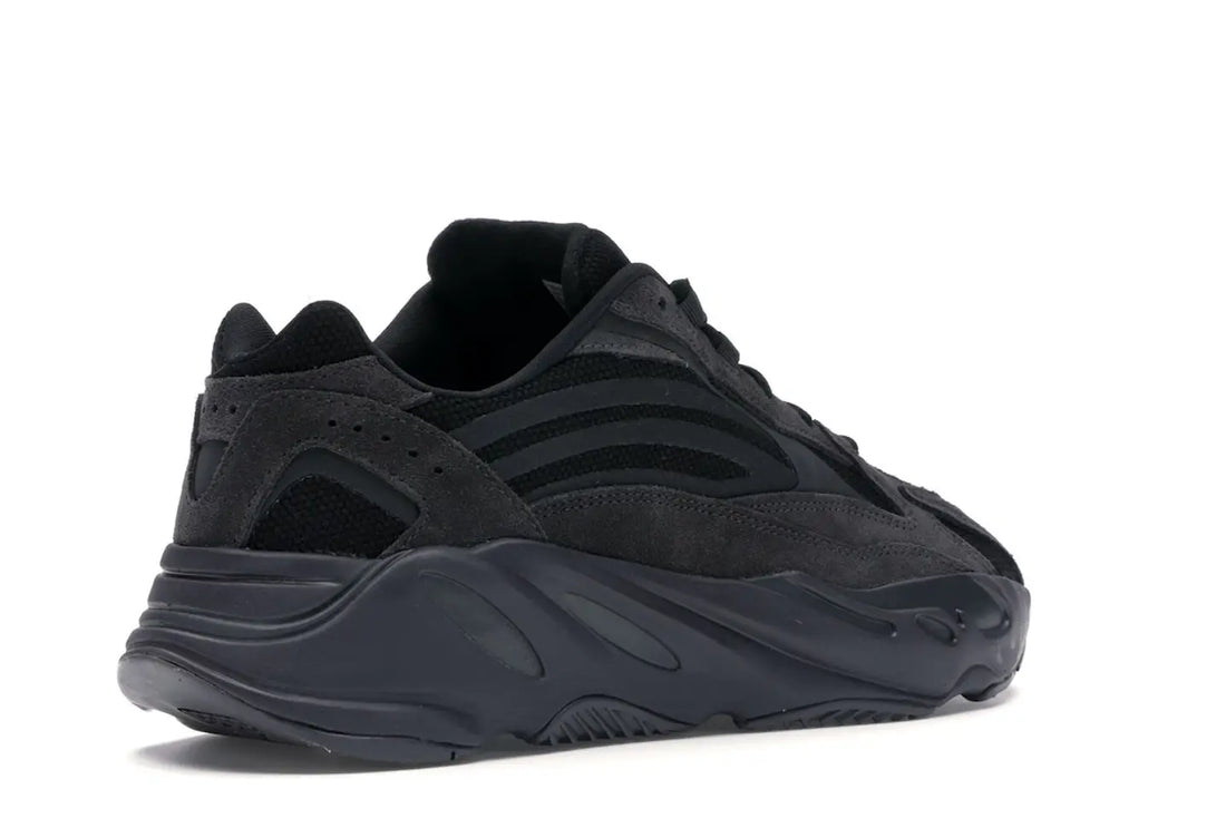 adidas Yeezy Boost 700 V2
Vanta