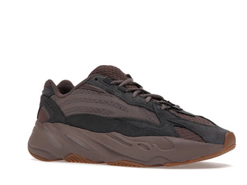 adidas Yeezy Boost 700 V2
Mauve/blue